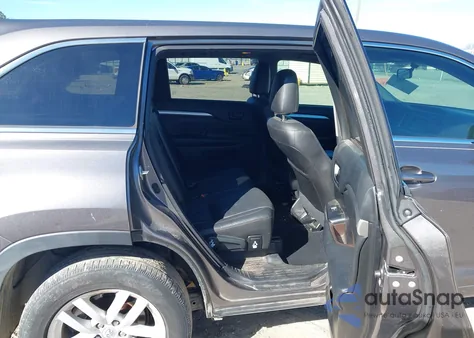 2015 Toyota Highlander Le V6 from USA, damaged, VIN 5TDZKRFH5FS062406